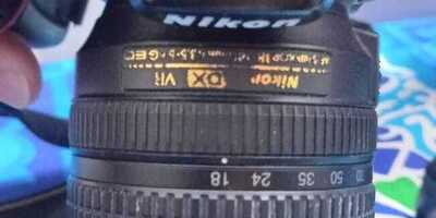 كاميرا نيكون D7100 للبيع