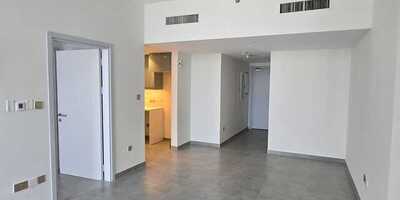 شقة غرفة وصالة للبيع في مانجروف ابوظبي – طابق مرتفع وإطلالة بحر