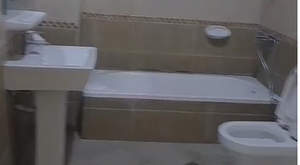 شقة 3 غرف وصالة للإيجار في الشوامخ – مساحة أمامية كبيرة وعقد حكومي - صورة 5