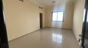 فيلا تجارية للإيجار – موقع استراتيجي في مدينة خليفة