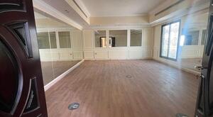 فيلا تجارية للإيجار – موقع استراتيجي في مدينة خليفة - 2