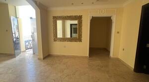 فيلا تجارية للإيجار – موقع استراتيجي في مدينة خليفة - 4