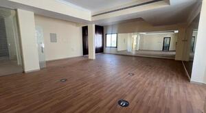 فيلا تجارية للإيجار – موقع استراتيجي في مدينة خليفة - 8