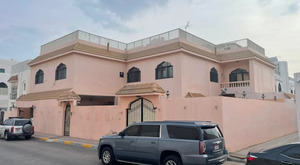 Villa for Sale in Al Khalidiya, Abu Dhabi - مصغرة 11